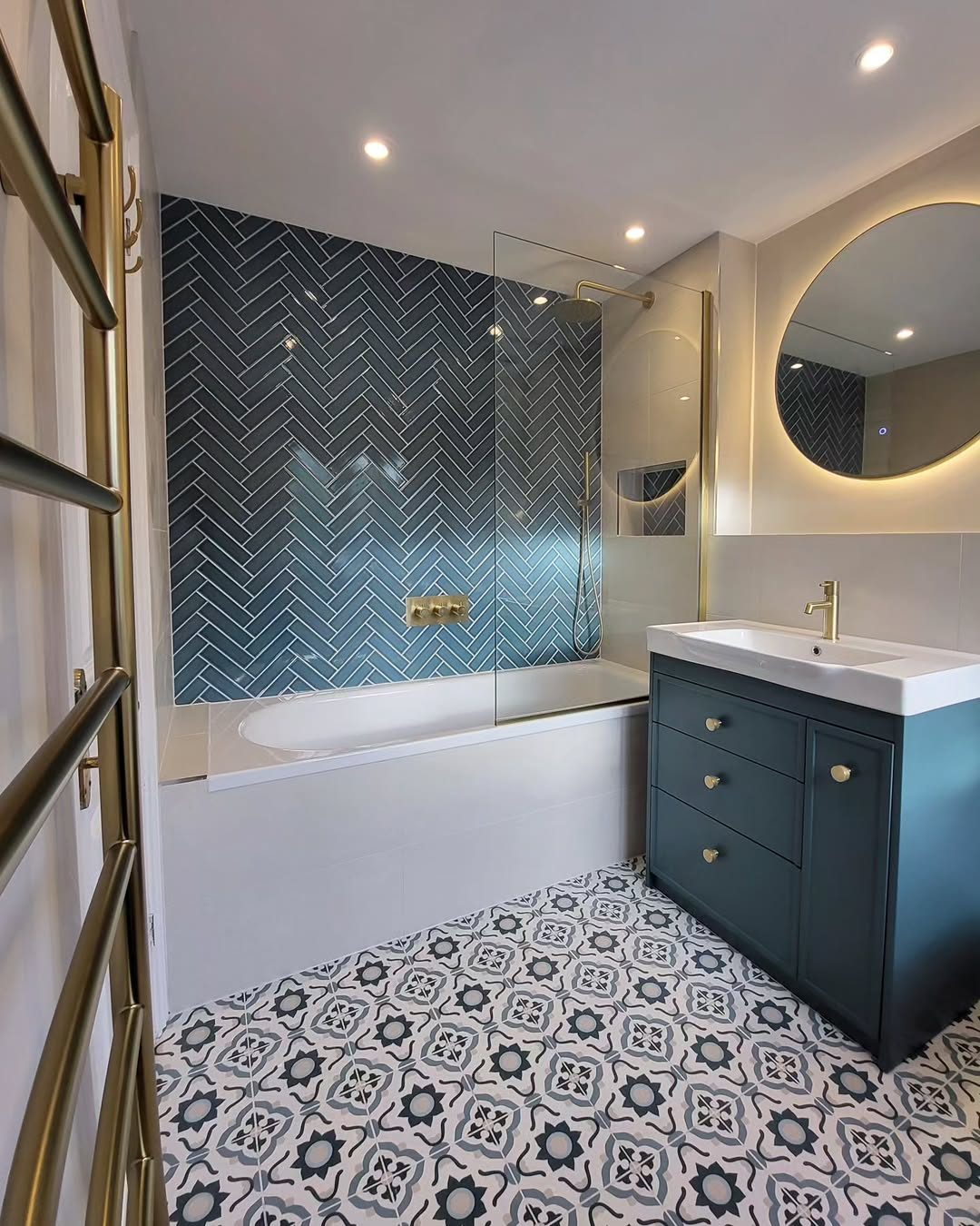 Herringbone tile tub surround design inspiration