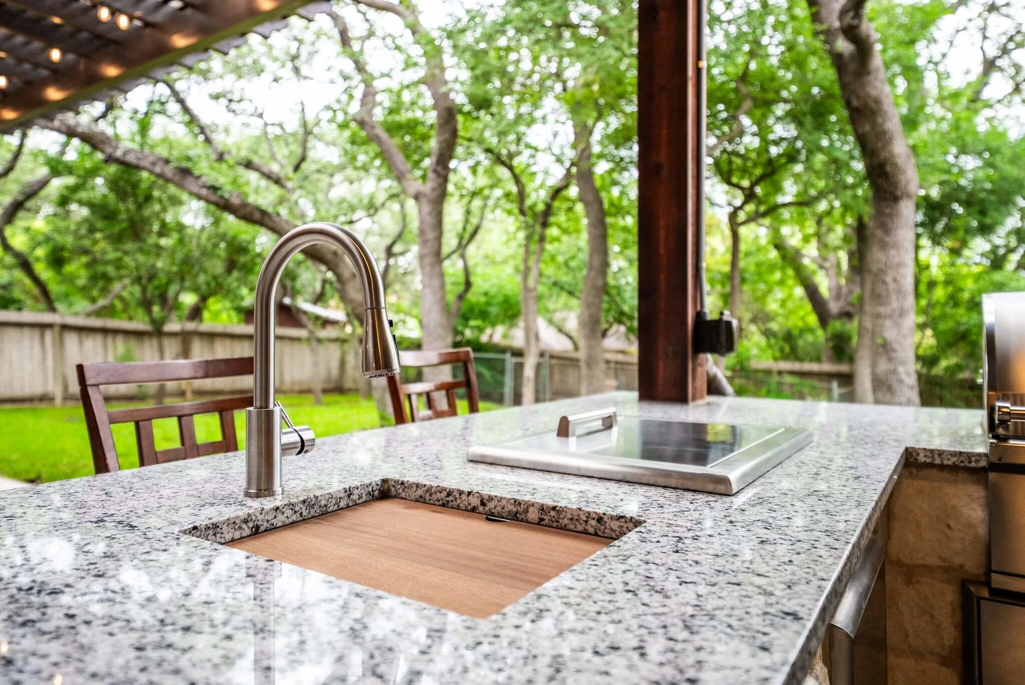 Outdoor entertaining quartzite Austin TX