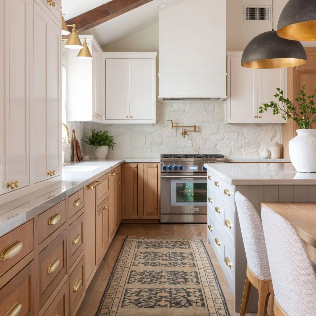 Custom countertop and backsplash by Soleil Floors